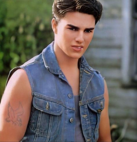 Steve Randle, Pony Boy, The Outsiders 1983, Stay Gold Ponyboy, Halloween Group, Stay Gold, Group Halloween Costumes, Tom Cruise, The Outsiders