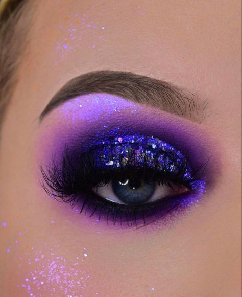 Purple Stage Makeup, Iridescent Eyes, Makeup Artist Kit Organization, Guard Makeup, Makeup Yeux, Makeup Collage, Olivia Rodrigo Concert, Rainbow Eyeshadow, Turquoise Beach