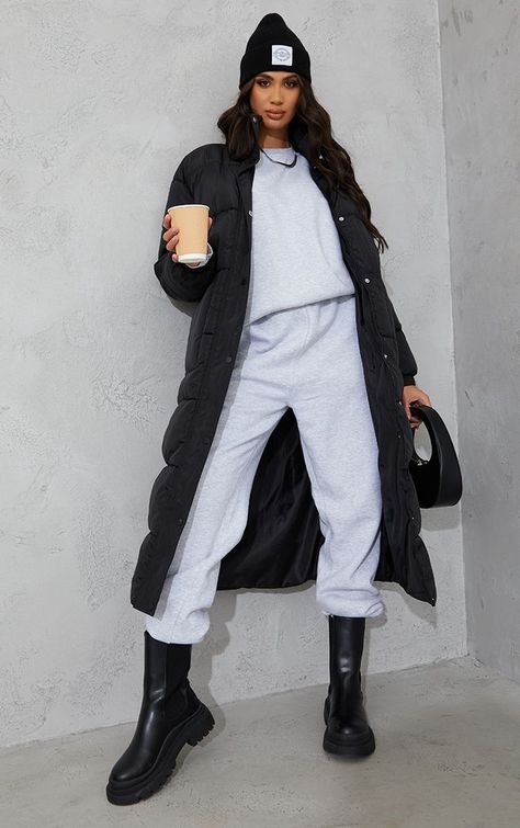 Black Puffer Coat Outfit, Bonfire Night Outfits, Black Puffer Outfit, Maxi Puffer Coat, Puffer Coat Outfit, Puffer Outfit, Winter Date Night Outfits, Winter Coat Outfits, Cold Fashion