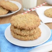 Coconut Oatmeal Cookies, Crispy Oatmeal Cookies, Oatmeal Coconut Cookies, Coconut Oatmeal, Coconut Cookies, Baked Oatmeal, Chewy Cookie, Delicious Dinner Recipes, Quick Cooking