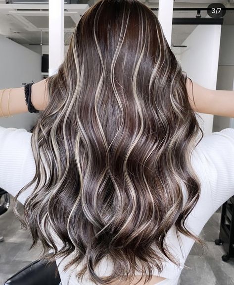 Contouring Makeup, Black Hair Balayage, Hair Color Underneath, Ash Hair Color, Hair Inspiration Long, Brown Hair Inspo, Brunette Hair With Highlights, Dark Hair With Highlights, Brown Hair With Blonde Highlights