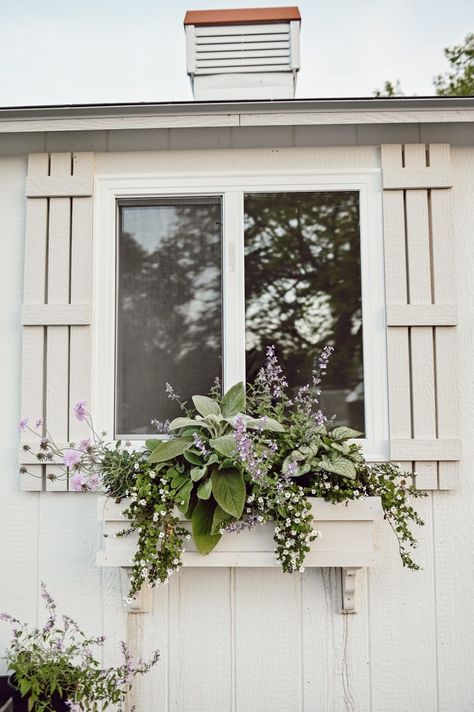 DIY Window Box 3 Diy Window Planter Boxes Outdoor, Cottage Style Window Boxes, Flower Boxes Under Windows, Easy Window Box Flowers, Fake Flower Window Box Ideas, Kitchen Box Window, Flower Boxes Window, Diy Window Boxes, Window Boxes Ideas