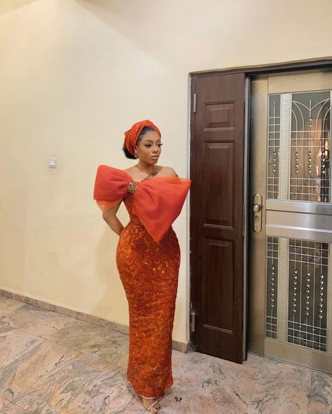 Jamelia Abubakar on Instagram: “Last weekend was for family 🧡🧡 👗: @jaydawoman Makeup: @duprinah” Serwaa Amihere, Aso Ebi Lace, Aso Ebi Lace Styles, Nigerian Lace Styles, Best African Dresses, African Wear Dresses, Off Shoulder Gown, Asoebi Styles, Lace Styles