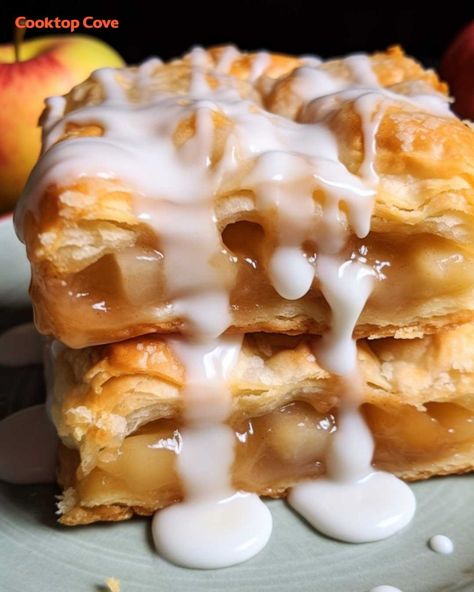 Bite Reaction, Apple Pie Bars Recipe, Cooktop Cove, Grandma Recipes, Pie Bar Recipes, Apple Pie Bars, Apple Bars, Apple Recipes Easy, Apple Dessert Recipes