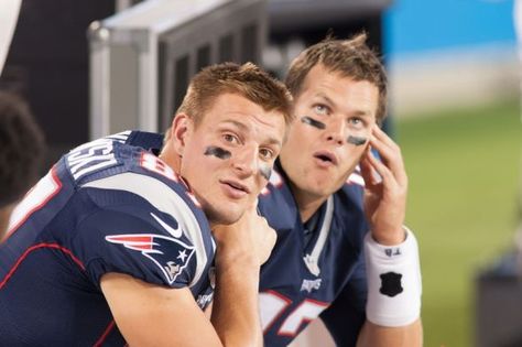 Tom Brady Funny, Gronk Patriots, Tom And Gisele, Tom Brady Patriots, England Sports, New England Patriots Football, Rob Gronkowski, Patriots Fans, Boston Strong