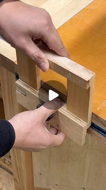 Hinge Jig For Router, Track Saw Diy, Diy Track Saw Guide, Diy Hinges How To Make, Diy Woodworking Tools, Diy Woodworking Jigs, Woodworking Jigs Homemade, Saw Blade Storage, Festool Track Saw