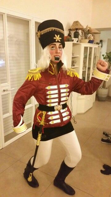 My DIY nutcracker costume, old jacket, cardboard, foam paper 1.2 mm, and hot glue... Nutcracker Costumes Diy, Diy Nutcracker Costume, Mas Outfits, Nutcracker Costume, Diy Nutcracker, Creepy Costume, Old Jacket, Nutcracker Costumes, Clever Costumes