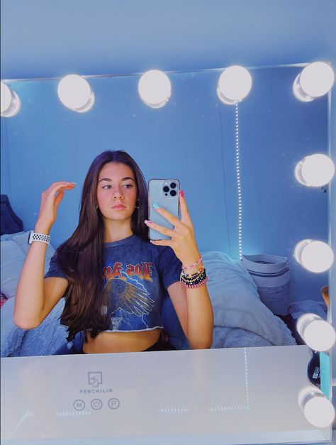 Vanity Mirror Picture Ideas, Vanity Picture Ideas, Vsco Mirror Pics, Vanity Mirror Pics, Vanity Mirror Selfie, Vanity Selfie, Vanity Pics, Spiegel Selfie, Vsco Outfit