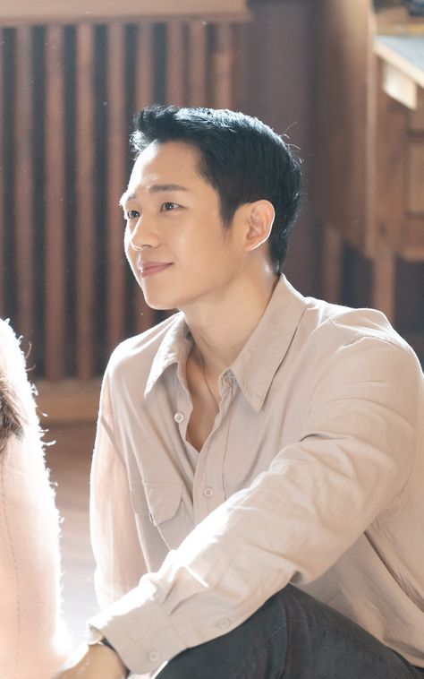 Jung Hae-in's winter preparations that go well with winter Wattpad Background, Behind The Scenes Photos, Snow Drops, Foreign Film, Black Music, Fnc Entertainment, Scene Photo, Korean Celebrities, D Day