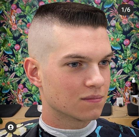 Horseshoe Flattop, Flattop Haircut, Crew Cut Hair, High And Tight Haircut, Buzz Cut Hairstyles, Military Haircut, Flat Top Haircut, Great Haircuts, Mens Hair Trends