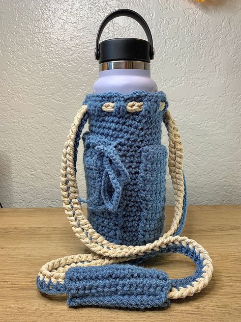 Hydroflask Holder, Crochet Water Bottle, Crochet Water Bottle Holder, Crochet Organizer, Hello Kitty Crochet, Walking Bag, Small Cushions, Hiking Bag, Water Bottle Holder