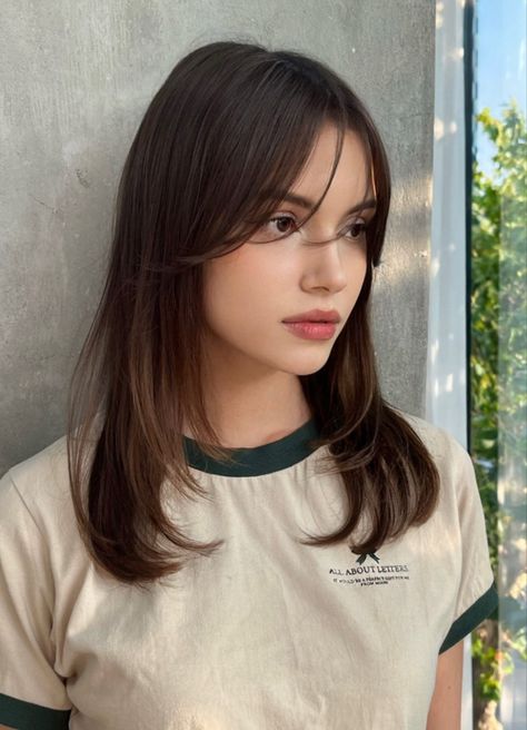 Pretty Hair Cuts, Hair Style Korea, Brown Hair Inspo, Straight Hair Cuts, Hair Inspiration Long, Layered Haircuts For Medium Hair, Fesyen Rambut, Hair Inspiration Short, Hairstyles For Layered Hair