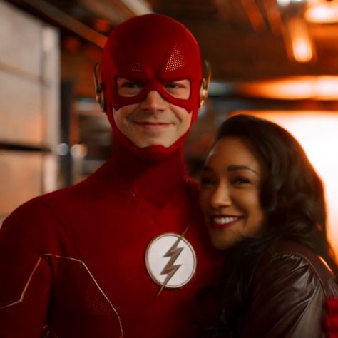 The Flash Barry And Iris, Iris And Barry, Barry Allen And Iris West, Barry And Iris, Barry Iris, Flash Show, Mick Rory, Maisie Richardson, Flash Lightning