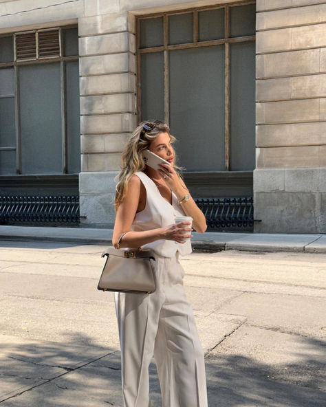 Fendi Peekaboo Street Style, Fendi Peekaboo Outfit, Fendi Bag Outfit, Street Foto, Fendi Outfit, Real Estate Outfits, Building Your Wardrobe, Fendi Peekaboo Mini, Fendi Peekaboo Bag