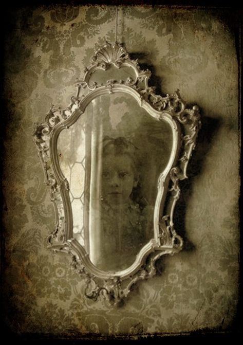 Mirror Mirror All That Glitters Is Gold, Mirror On The Wall, Beautiful Mirrors, Framed Mirror, Foto Art, Shades Of Gold, Through The Looking Glass, Deathly Hallows, A Mirror