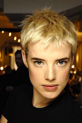 Hairstyle Trend 2013/2014: Pixie Short Hair Cut: How To Go, Maintain Blonde Hair Color: Best Maintenance Products To Use Celebrity Pixie Cut, Short Blonde Pixie, Agyness Deyn, Short Hairdos, Blonde Pixie Haircut, Very Short Hair, Short Pixie Haircuts, Trendy Hair, Short Blonde