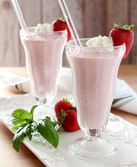 Boozy Strawberry Milkshake with Gin and Basil | @creativculinary Strawberry Banana Milkshake Recipe, Chocolate Covered Strawberry Milkshake, Strawberry Milkshake Photography, Boozy Strawberry Milkshake, Milkshake Recipe Strawberry, Strawberry Gin, Fresh Fruit Smoothies, Boozy Milkshake, Almond Smoothie