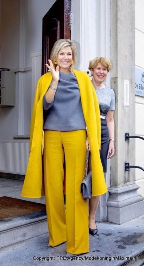 Winter Casual Outfits, Casual Chique Stijl, Chique Outfit, Colour Combinations Fashion, Yellow Suit, Color Blocking Outfits, Color Combinations For Clothes, Yellow Pants, Yellow Outfit