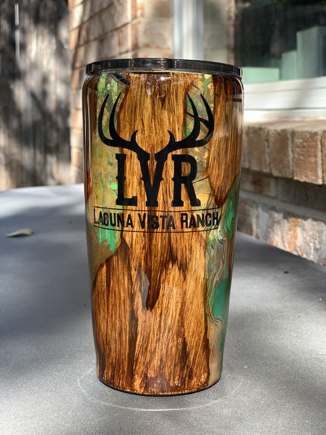 Hunting Tumbler Ideas, Men Tumbler Ideas, Tumble Cups, Hunting Tumbler, Tumbler Quotes, Hunting Ideas, Glitter Yeti, Do It Yourself Ideas, Epoxy Tumblers