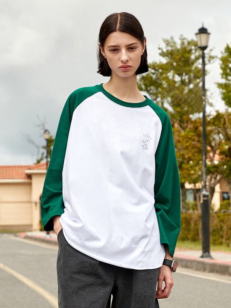 Editor's NotesFluke SCAB Raglan Long Sleeve T Shirt 4 Colors from FLUKE is a round neck cotton T-shirts product with a loose silhouette. It has logo graphics printed on one side of the chest. It has been processed to prevent shrinkage and deformation. Good for unisex.- Loose fit- Raglan shoulder- Logo printed- High quality stitchesMeasurements (in.)- M / L / XL- Length: 28.3 / 29.1 / 29.9 in.- Chest: 24.4 / 25.1 / 25.9 in.- Sleeve length: 24.8 / 25.5 / 26.3 in.*Model InformationMale- Height: 6'0 Raglan Long Sleeve, Cotton T Shirts, Logo Graphic, Raglan Sleeve, Long Sleeve T Shirt, Cotton Tshirt, Long Sleeve Tshirt Men, Long Sleeve Tshirt, Round Neck