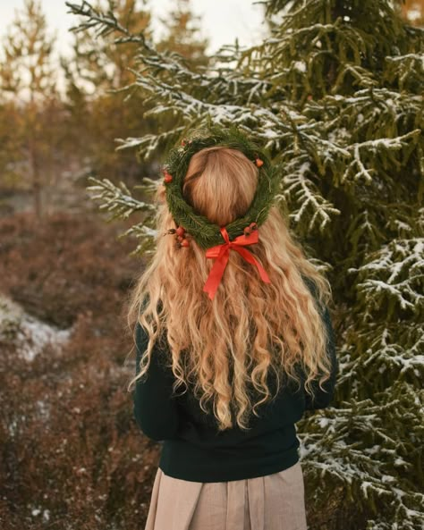 A Cottagecore Christmas List - A Clothes Horse Cottagecore Bedding, Cottage Core Christmas, Christmas Core, Winter Cottagecore, Cottagecore Christmas, Forest Wood, Diy Embroidery Kit, Pixie Hat, Nature Forest