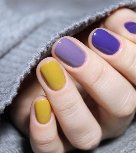 #nailquiz Yes or No? #yellowandpurplevibes 💛💅🏻💜 #styleideasforwomen #styleschool #styleschoolinternational #nailcolourideas #nailart #nailartinspo #nailcolor #nailsofinstagram #nailartinspiration Winter Multicolor Nails, Winter Night Sky, Multicolor Nails, Multicolored Nails, Unghie Nail Art, Nails Winter, Minimal Nails, Winter Nail, Cozy Fireplace