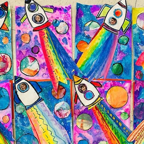 Kindergarten Space Art Projects, Year 3 Art Projects, Space Theme For Kindergarten, Space First Grade, Art Inspiration For Kids, Space Art Lessons Elementary, Outer Space Art For Kids, Elementary Art Projects Spring, Space Themed Art Projects For Kids