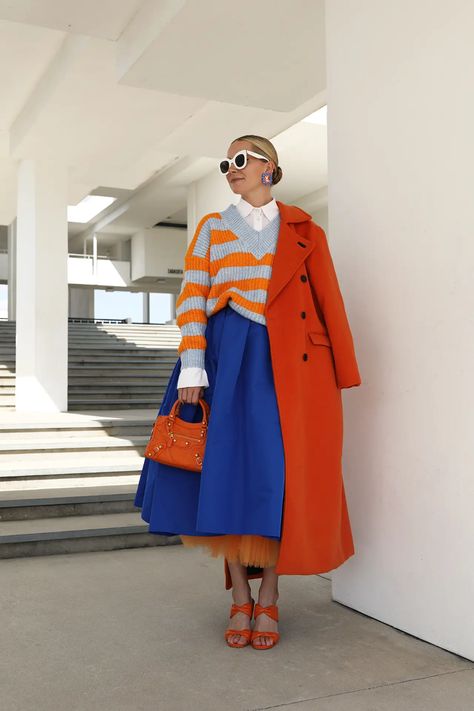 COLOR CRUSH - Atlantic-Pacific Crush A, Blair Eadie, Orange Coat, Color Combos Outfit, Atlantic Pacific, Color Blocking Outfits, Mode Chic, Color Crush, Mode Inspo