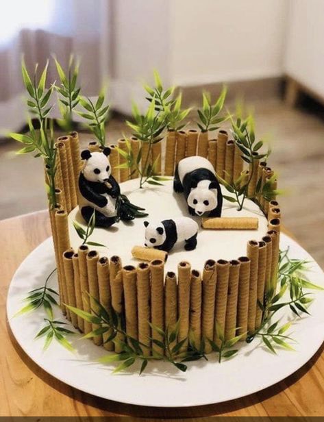 Panda Birthday Cake, Bolo Panda, Panda Bears, Animal Cakes, God Mat, Baby Cakes, Crazy Cakes, Fondant Cupcakes, Cute Desserts