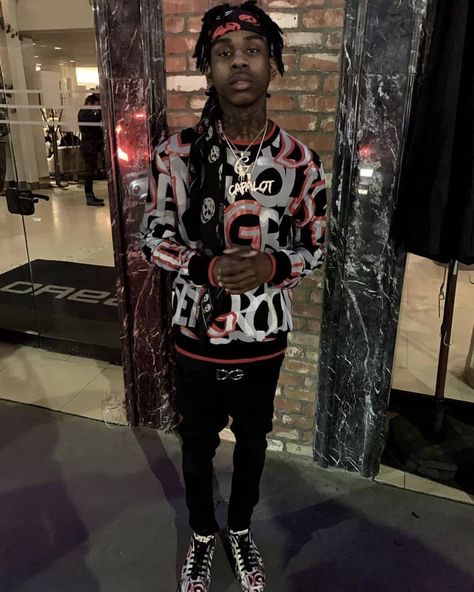 Polo G Wallpaper, G Wallpaper, Lil Tay, Polo G, Baby Polo, Rapper Style, Nba Outfit, Best Rapper Alive, Black Men Fashion Swag