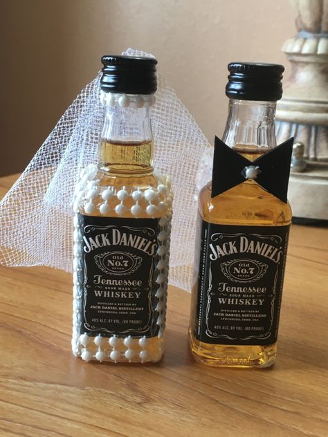 Jack Daniels Wedding Decorations, Jack Daniels Wedding, Whiskey Wedding, Honey Whiskey, Jack Daniels No 7, Jack Daniels Bottle, Wedding Decorations On A Budget, Whiskey Sour, Tennessee Whiskey