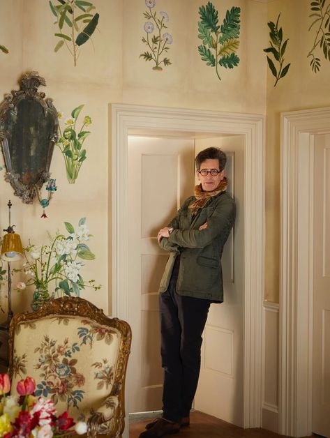 The Interview: Edward Hurst – Cabana Magazine Nordic Garden, Chinoiserie Room, De Gournay Wallpaper, Leaves Candle, Hand Painted Wallpaper, Floating Flowers, Contemporary Crafts, Painting Wallpaper, Interior Deco