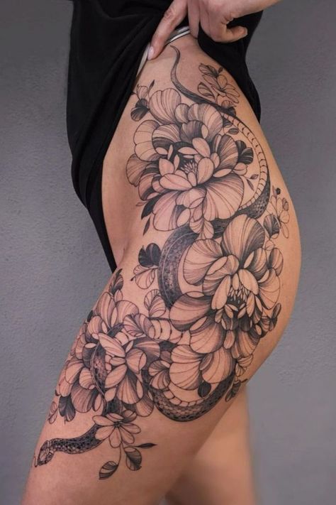 Side Thigh Tattoos Women, Side Hip Tattoos, Side Tattoos Women, Hip Tattoo Designs, Side Thigh Tattoos, Cute Thigh Tattoos, Floral Thigh Tattoos, Flower Thigh Tattoos, Hip Thigh Tattoos