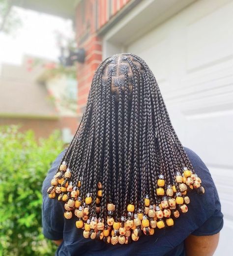 Short Medium Braids With Beads, Short Box Braids With Beads At The End, Braids And Beads Black Women, Box Braids With Beads At The End, Braids With Beads At The End, Short Knotless Box Braids With Beads, Short Box Braids With Beads, Short Knotless Braids With Beads, Braid With Beads