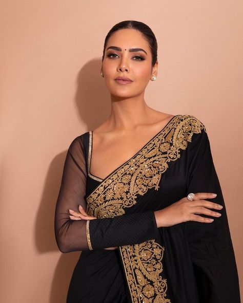 Esha Gupta (@egupta) • Instagram photos and videos Black Saree Designs, Black Blouse Designs, Esha Gupta, Best Blouse Designs, Lehenga Blouse Designs, Rohit Bal, Saree Designs Party Wear, Black Saree, Saree Trends