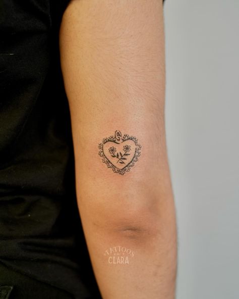 charm for Y 🌼 Charm Tattoo, Pretty Tattoos, Body Art Tattoos, I Tattoo, Art Inspo, Body Art, Tattoo Ideas, Tattoos, Art