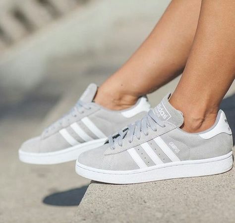 16 Cosas que te encantarán si estás obsesionada con el color gris Adidas Campus Shoes, Campus Shoes, Campus Adidas, Adidas Shoes Women, Adidas Campus, Skateboarder, Dress Shoes Womens, Carrie Bradshaw, Adidas Gazelle