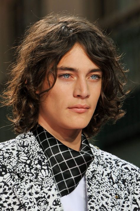 Jaco van den Hoven Alexander Mcqueen 2014, Jaco Van Den Hoven, 2014 Runway, Portrait Photography Men, Bespoke Clothing, Jaco, Fashion Now, Curly Hair Men, Spring Summer 2014