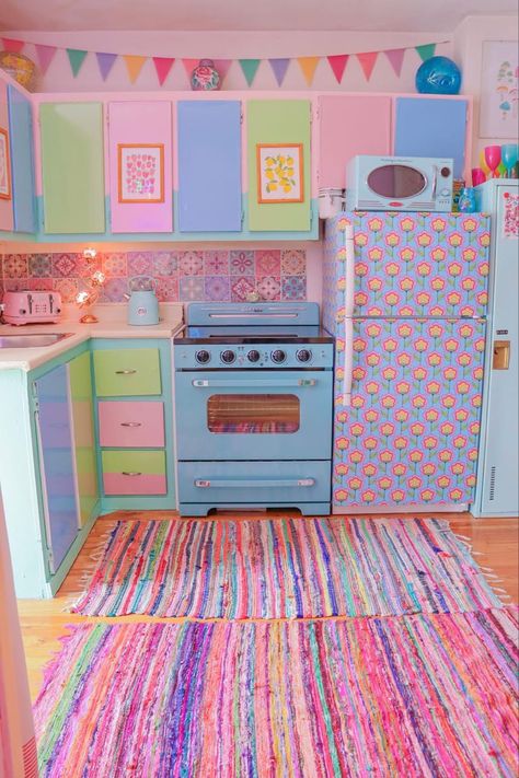 Mismatched Furniture, Eclectic Artwork, Pastel Kitchen, Pastel House, Cute Room Ideas, Aesthetic Rooms, Cute Home Decor, Dream House Interior, Cute Room Decor