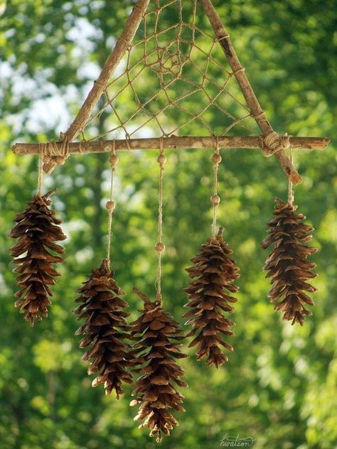 Høstaktiviteter For Barn, Forest Crafts, Atrapasueños Diy, Deco Nature, Witchy Crafts, Cones Crafts, Pine Cone Crafts, Forest School, Nature Crafts