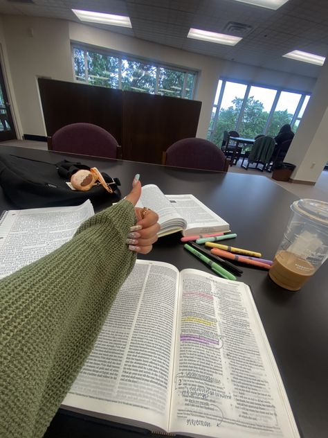 Studying In A Library, Aesthetic Peace, Bible Studying, Bible Study Methods, Inspire Bible Journaling, Godly Life, Christian Relationships, Christian Bible Study, Bible Time