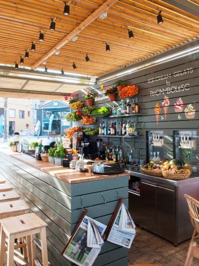 Beach Restaurant Design, Decoration Surf, Beach Promenade, Juice Bar Design, King Prawns, La Barceloneta, Diner Decor, Cafe Concept, Smoothie Bar