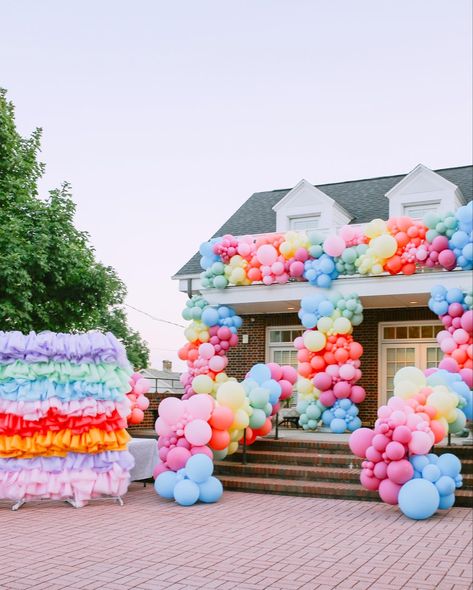 Candy Bid Day Theme, Colorful Dinner, Hoco 2024, Candy Themed Party, Bid Day Themes, Balloon Installation, Chi Omega, Bid Day, Work Week