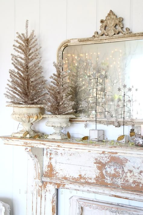 Metal Christmas Tree Decorations Decorating Ideas, Farmhouse Cottage Christmas Decor, French Vintage Christmas, Christmas Trees In Urns, French Inspired Christmas Decor, French Country Christmas Decor Ideas, Antique Christmas Decor, Christmas Mirror Decorations, French Country Christmas Tree