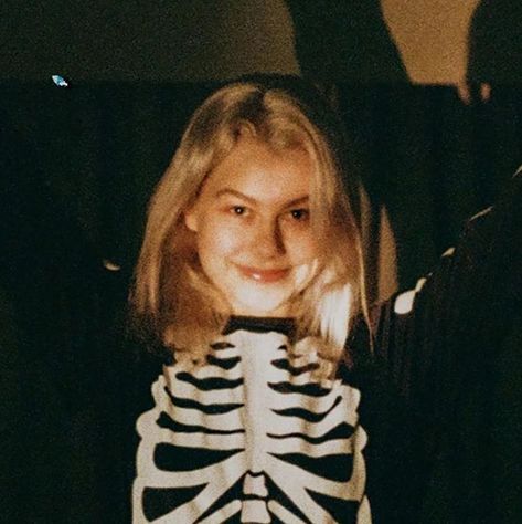 Phoebe Bridgers, Women In Music, Fav Celebs, Belle Photo, Music Artists, Pretty People, Beautiful People, Fangirl, Skeleton