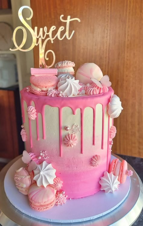 Sweet 16 Cakes Pink, 16th Birthday Cake For Girls, Mini Valentine Cakes, Girly Birthday Cakes, Sweet Birthday Cake, Teen Cakes, Candy Birthday Cakes, 13 Birthday Cake, Vintage Birthday Cakes