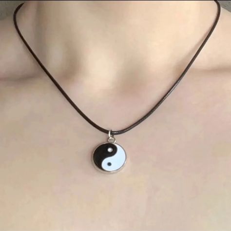 Yin Yang Accessories, Ying And Yang, Yin Yang Necklace, Yin And Yang, Necklace Brands, Pretty Jewellery, Baby Cats, Yin Yang, Chain Lengths