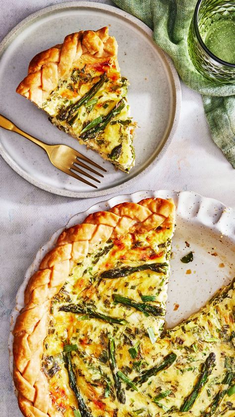 Asparagus Quiche Asparagus Quiche Recipes, Pie Weights, Kitchen Blind, Vegetarian Quiche Recipes, Asparagus Quiche, Cinnamon Roll Casserole, Breakfast Quiche, Quiche Recipe, Fennel Salad