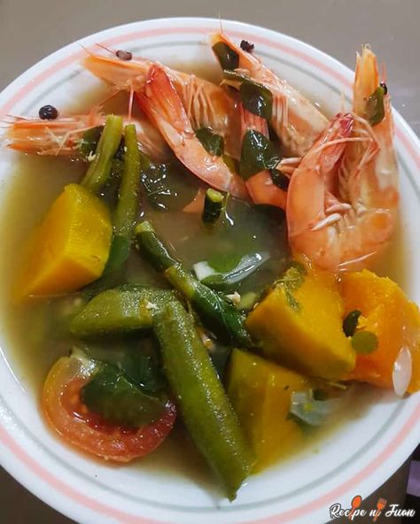 Laswa Recipe ( Native Ilonggo Dish) String Beans Recipe, Pilipino Recipe, String Bean Recipes, Menudo Recipe, Clean Meal Prep, String Beans, Filipino Cuisine, Bitter Gourd, Asian Soup