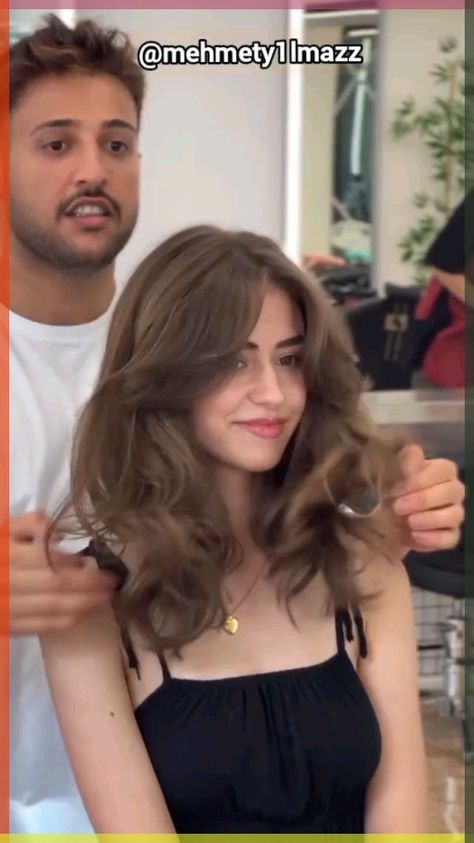 Aesthetic Haircut For Women, Layered Haircut Inspiration, Female Haircut Ideas, Trendy Hairstyles For Straight Hair, Wolfcut On Oval Face, Haircut For Medium Hair For Women, Wolfcut For Women, Haircuts For Round Faces Indian, Hair Cuts For Short Hair Women Layers